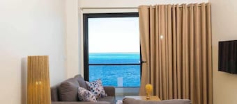 Cozy Seaview Apartments + City Life