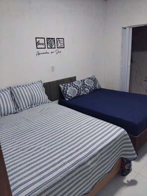 1 bedroom, bed sheets