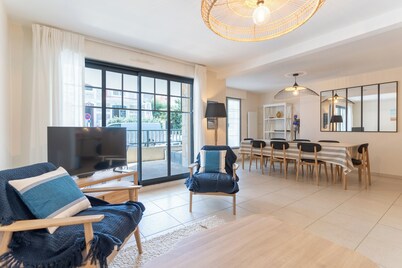 Very pleasant 2 bedroom apt for 5 p with garage close to the market