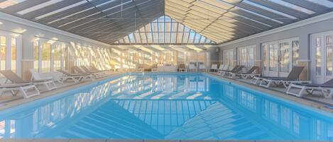 Alberca techada y alberca climatizada