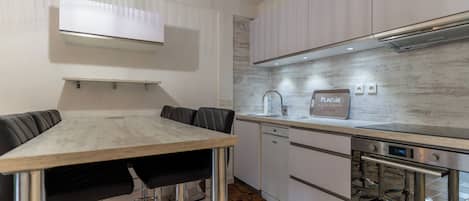 Fridge, microwave, oven, dishwasher
