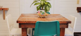 Downtown -All Shook Up Bungalow -Heart Break Hotel 2br/1b