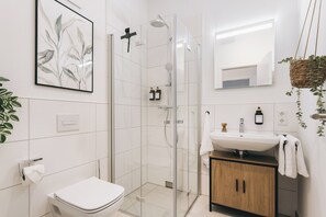 Apartment, 1 King Bed with Sofa bed, Kitchen | Bathroom | Hair dryer, heated floors, towels, soap - Oasis Appart - Wohnen in Dresden (Dresden)