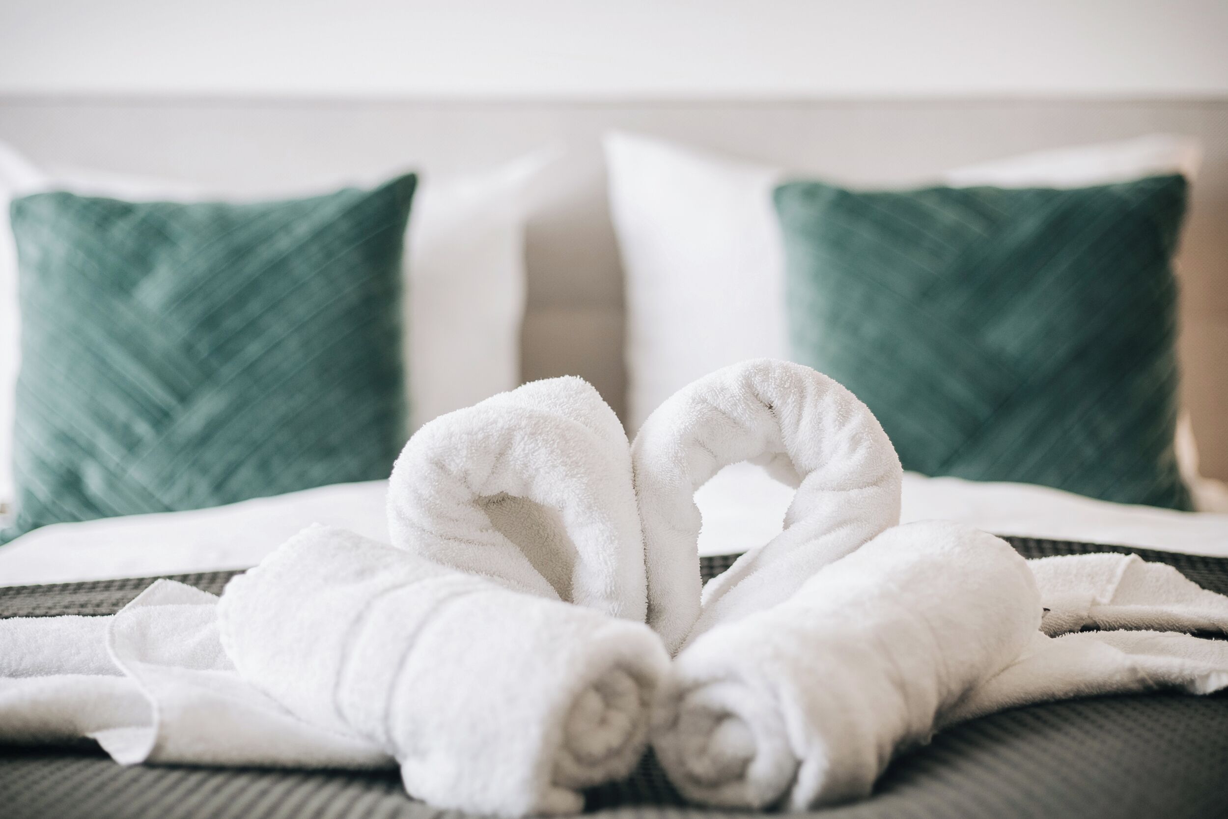 Apartment, 1 King Bed with Sofa bed, Kitchen | Hypo-allergenic bedding available, laptop workspace, blackout drapes