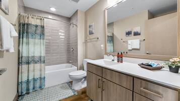 Apartment (0 Bedroom) | Bathroom