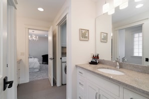 Villa (6 Bedrooms) | Bathroom