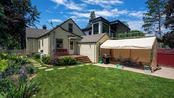 House (3 Bedrooms) | Property amenity