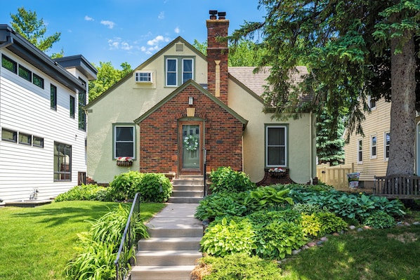 House (3 Bedrooms) | Property amenity