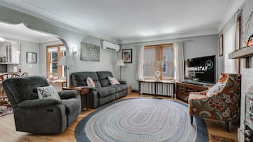 House (3 Bedrooms) | Property amenity