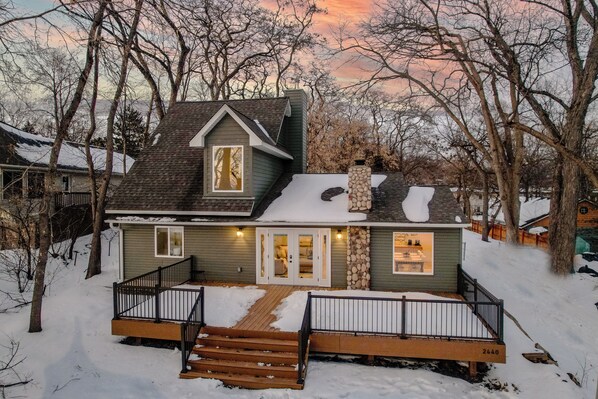 House (3 Bedrooms) | Exterior