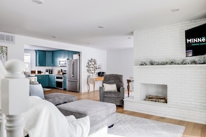 House (3 Bedrooms) | Living room | TV