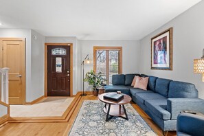 House (3 Bedrooms) | Property amenity - Emerson House (Minneapolis)
