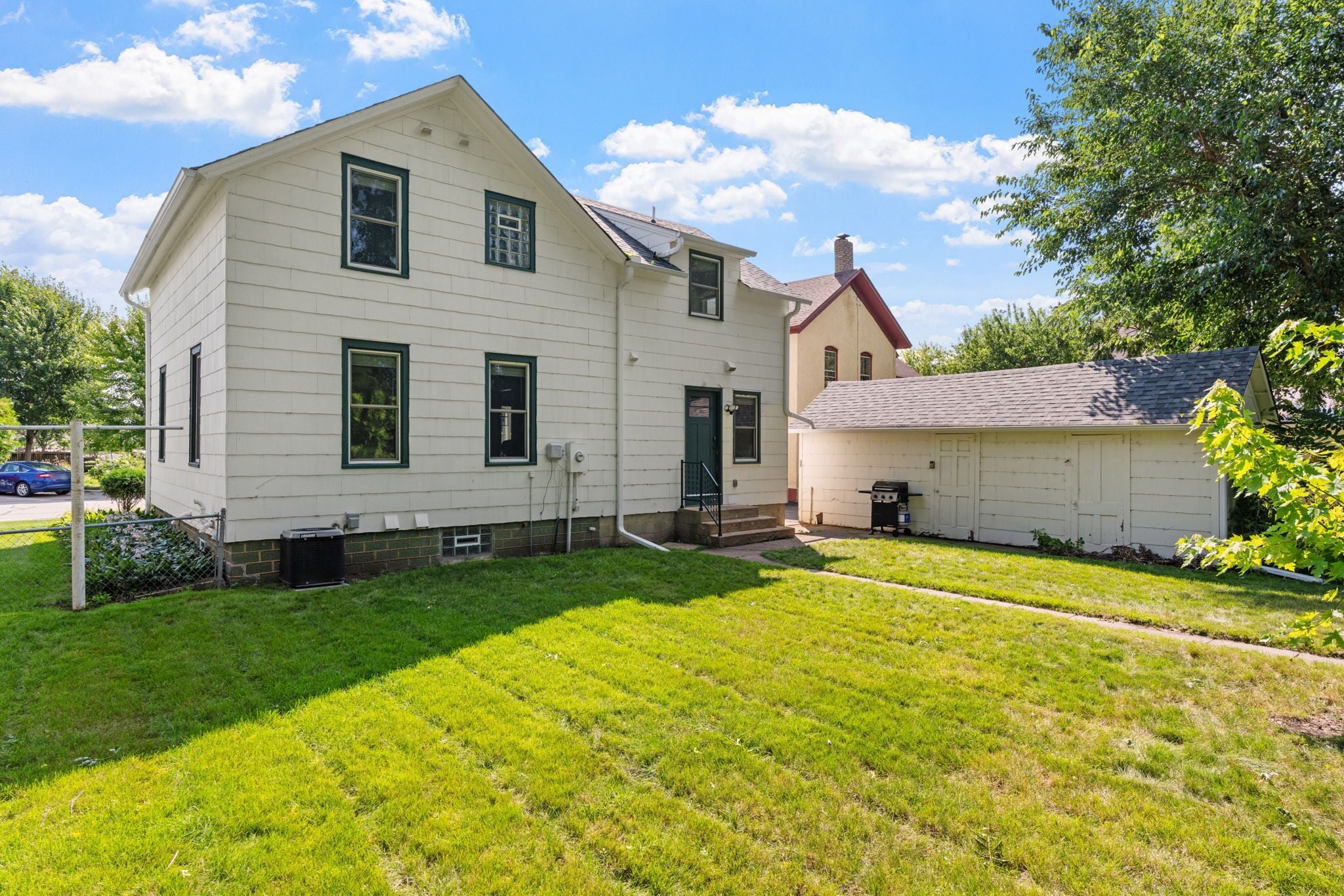 House (3 Bedrooms) | Property amenity