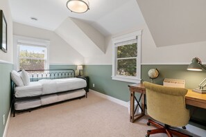 Property amenity - Chaska Charmer (Chaska)