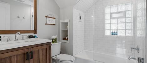 House (3 Bedrooms) | Property amenity