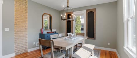 House (3 Bedrooms) | In-room dining