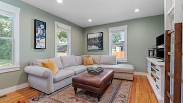 House (3 Bedrooms) | Front of property