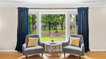 House (3 Bedrooms) | Front of property