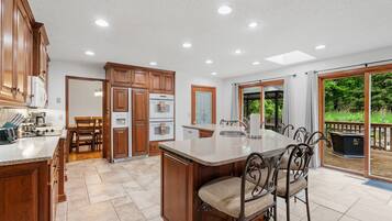 House (5 Bedrooms) | Property amenity