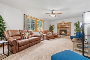 House (5 Bedrooms) | Front of property - Ultimate Family Fun Escape (Champlin)