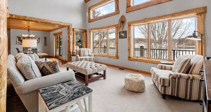 Maple Lake Chalet