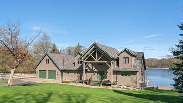 Villa (4 Bedrooms) | Exterior