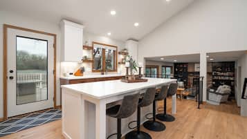 House (4 Bedrooms) | Property amenity