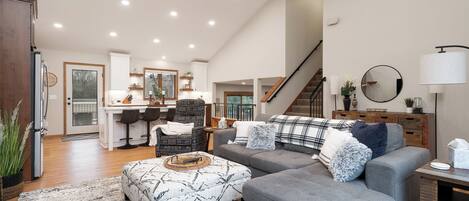 Casa (4 Bedrooms) | Sala de estar | Televisión