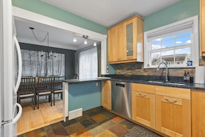 House (3 Bedrooms) | Private kitchen | Microwave, oven, stovetop, dishwasher