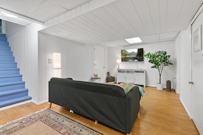 House (3 Bedrooms) | Living area | TV, video-game console, table tennis, books