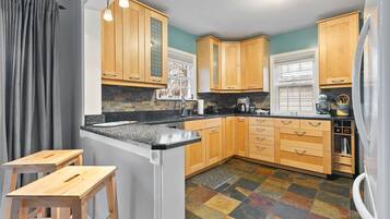 House (3 Bedrooms) | Front of property
