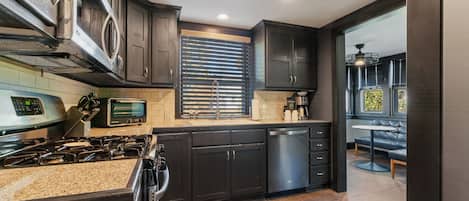 House (2 Bedrooms) | Private kitchen
