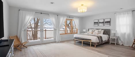 House (3 Bedrooms) | 3 bedrooms, desk, laptop workspace, iron/ironing board