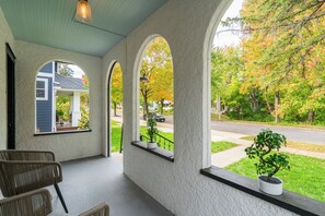 House (3 Bedrooms) | Exterior