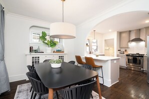 House (3 Bedrooms) | In-room dining