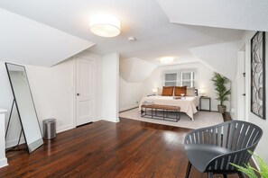 House (3 Bedrooms) | 3 bedrooms, laptop workspace, iron/ironing board, bed sheets