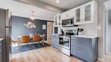 House (4 Bedrooms) | Private kitchen | Microwave, oven, stovetop, dishwasher