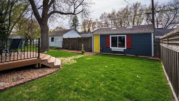 House (4 Bedrooms) | Exterior