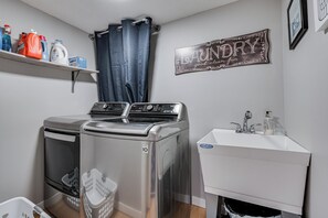 House (4 Bedrooms) | Property amenity