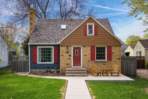 House (4 Bedrooms) | Property amenity - Perfect Family Bungalow (Minneapolis)