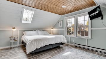 House (4 Bedrooms) | 4 bedrooms, laptop workspace, iron/ironing board, bed sheets