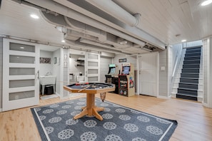 House (4 Bedrooms) | Living room
