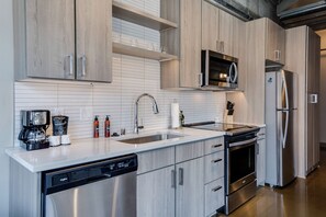 Apartment (1 Bedroom) | Private kitchen - Sable 207 - One Bedroom (Minneapolis)