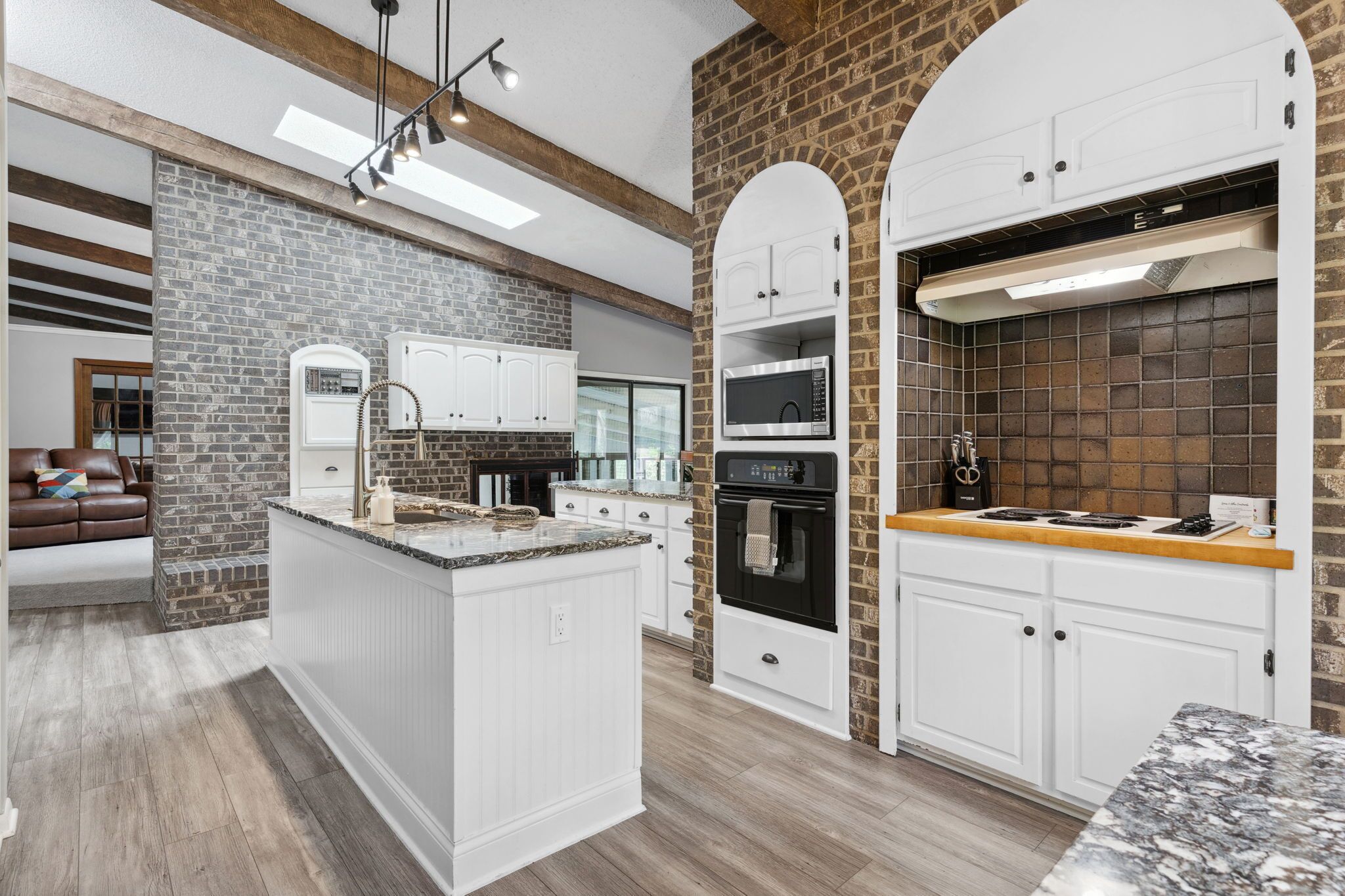 House (6 Bedrooms) | Property amenity