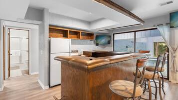 House (6 Bedrooms) | Property amenity
