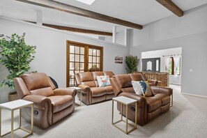 House (6 Bedrooms) | Property amenity