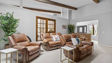 House (6 Bedrooms) | Living room | TV, fireplace, video-game console