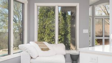 House (3 Bedrooms) | Property amenity