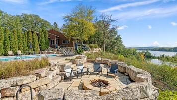 House (3 Bedrooms) | Property amenity
