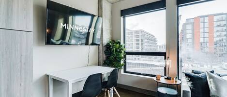 Apartment (0 Bedroom) | Living room | TV